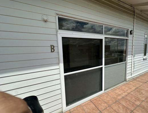 One bedroom unit - Coopers Plains (INCLUDES WATER)