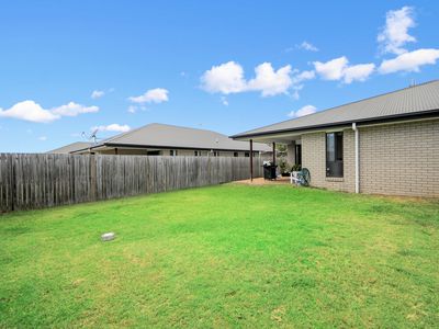 1 & 2 / 14 Lillee Court, Urangan