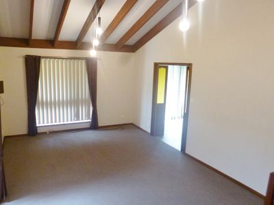 23 Tarra Crescent, Balarang