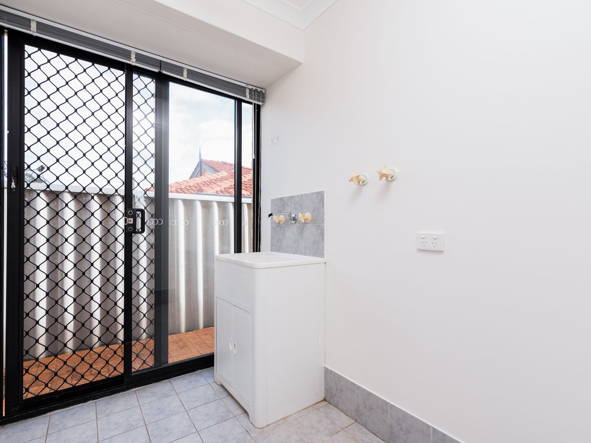 1/31 Holder Street, St James