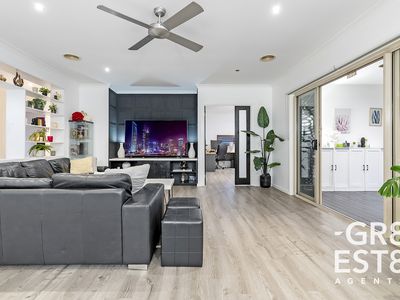 8 Kemsley Green, Cranbourne East