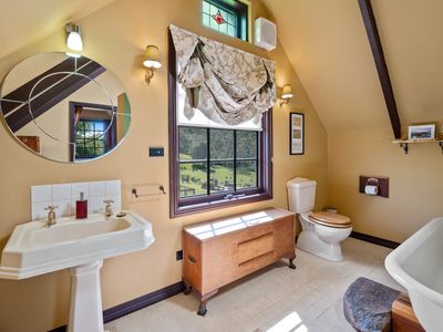 60 Clear Creek Road, Woodbridge