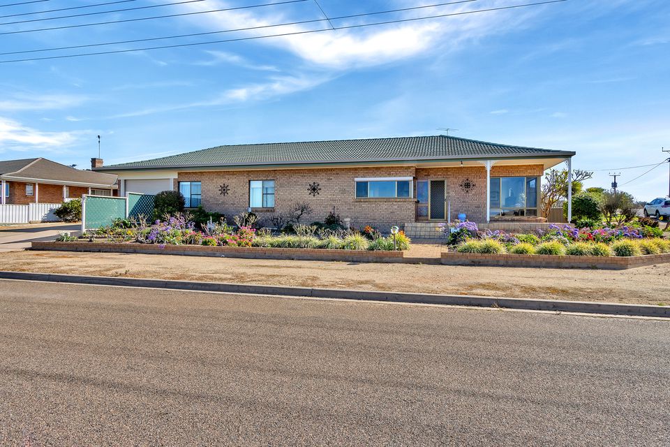 23 Esplanade, Mannum