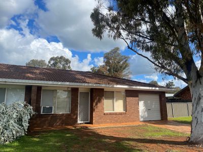2 / 1 Wells Close, Dubbo