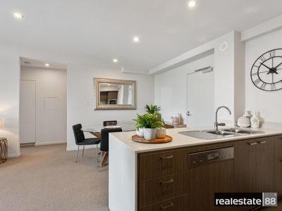 94 / 172 Railway Parade, West Leederville