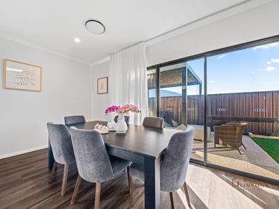 28 Arrowsmith Loop, South Guildford