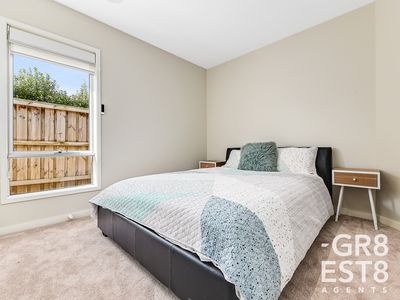 4 Harper Crescent, Cranbourne West