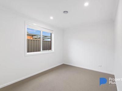 5 Rothschild Close, Epsom