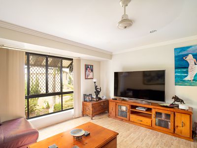 8 McIntyre Court, Urraween