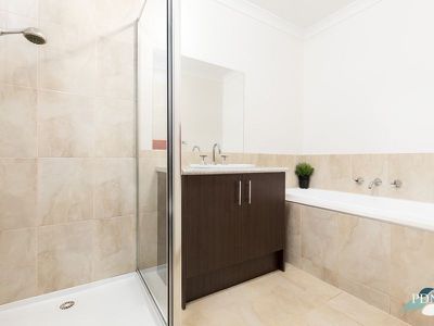2 / 16 Officer Court, Werribee