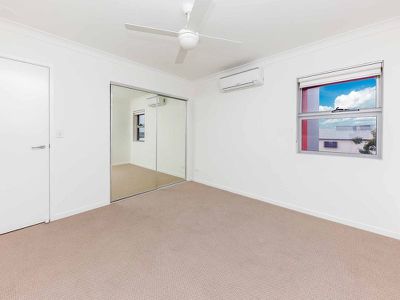 8 / 2242 Logan Road, Upper Mount Gravatt