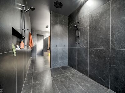 22 Akame Avenue, Caravonica
