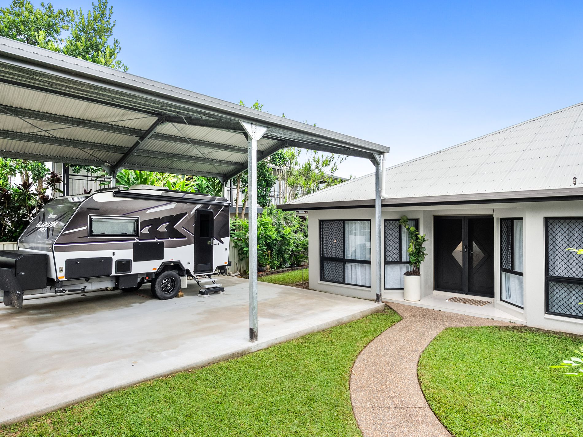 18 Travolta Close, White Rock