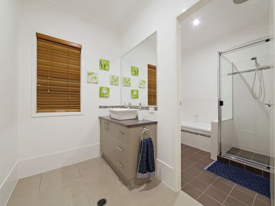 7 Ashburton Place, Wakerley