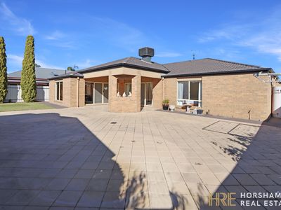 16 Burnett Street, Horsham