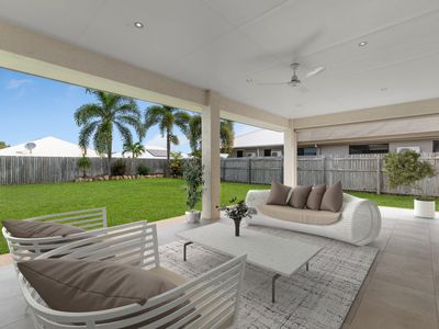 24 Lochern Way, Bushland Beach