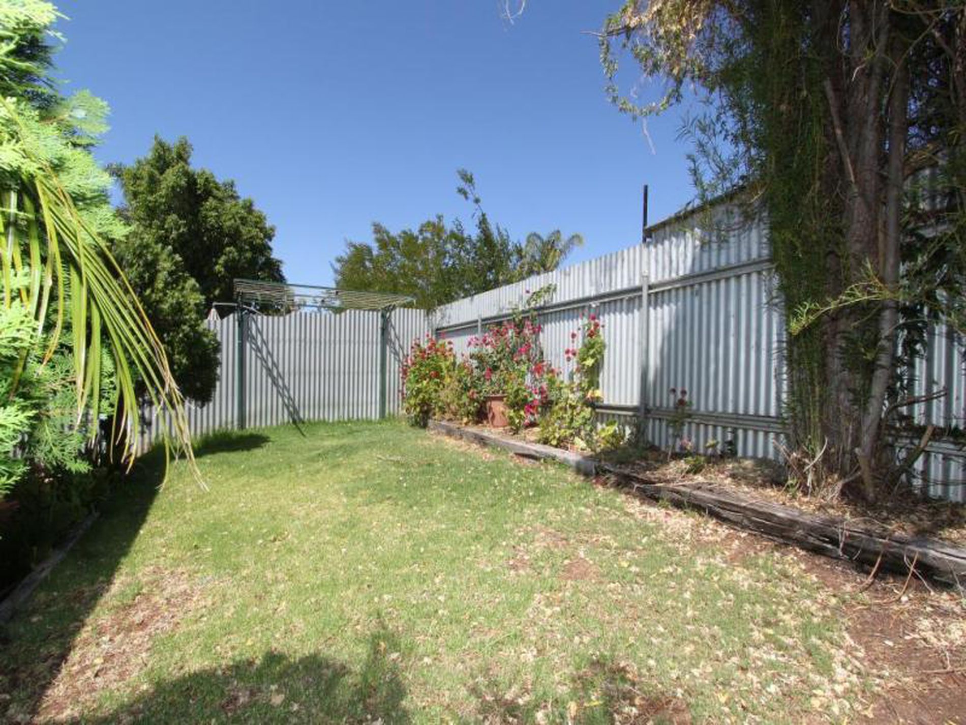 15B Riverina Way, Hannans