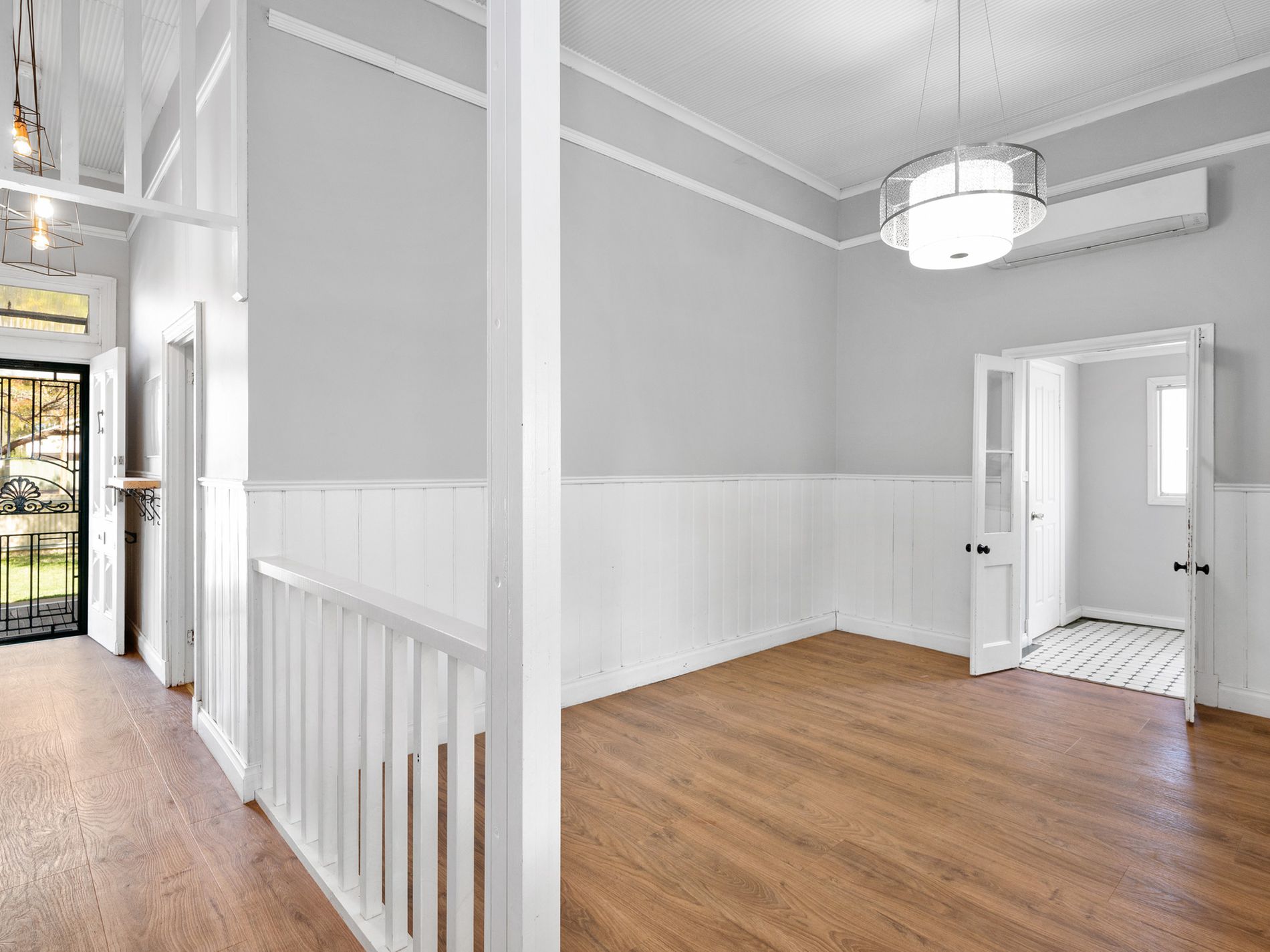 208 Piccadilly Street, Piccadilly