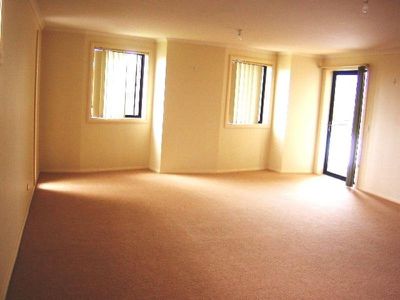 2 / 18 Hercules Street, Wollongong