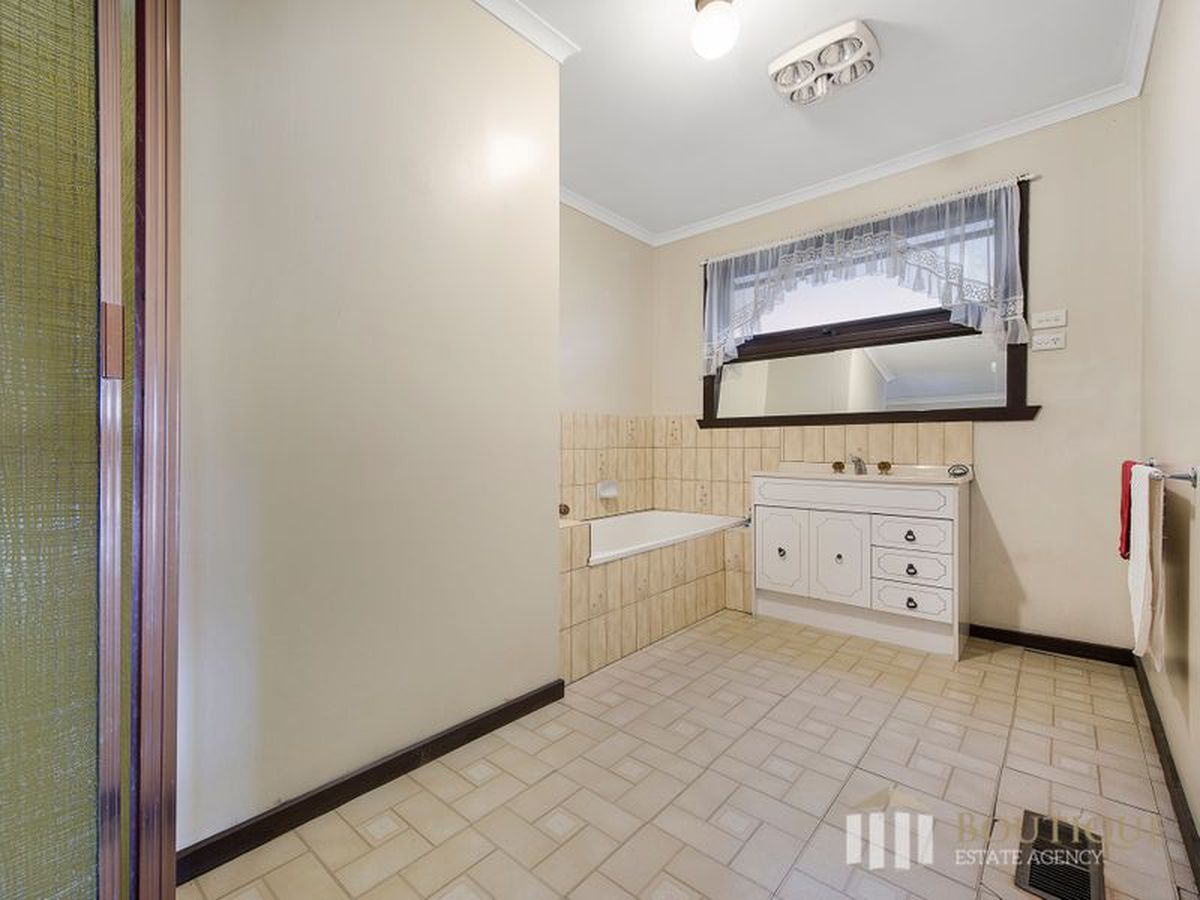 7 Genoa Street, Dandenong North