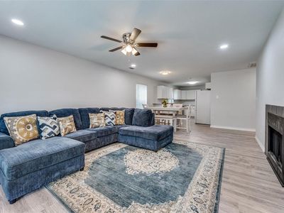 2414 East Kiest Boulevard, Dallas, TX, International