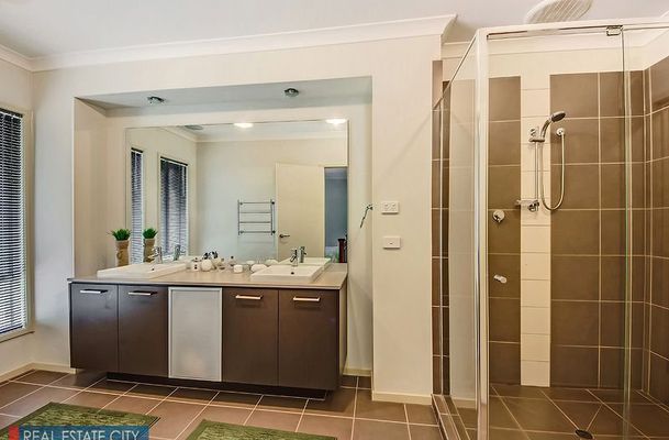 22 Fawkner Lane, Craigieburn