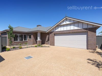 2 / 43 WILLIAM STREET, Wodonga