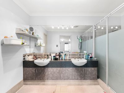 10 Lowerhall Gardens, Southern River