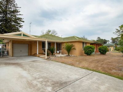 14 Tree View Place , Forster