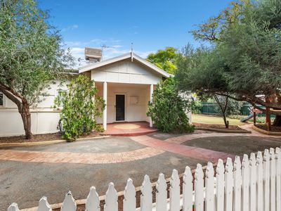 9 Butterfly Street, Piccadilly