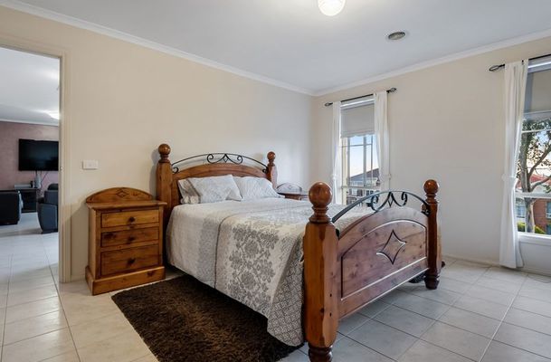 16 Crestmont Terrace, Craigieburn