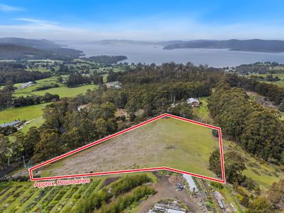 203 Woodbridge Hill Road, Woodbridge