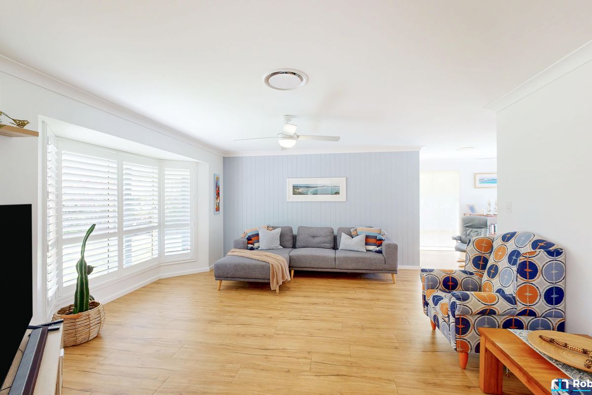 1 Feathertail Court, Tewantin
