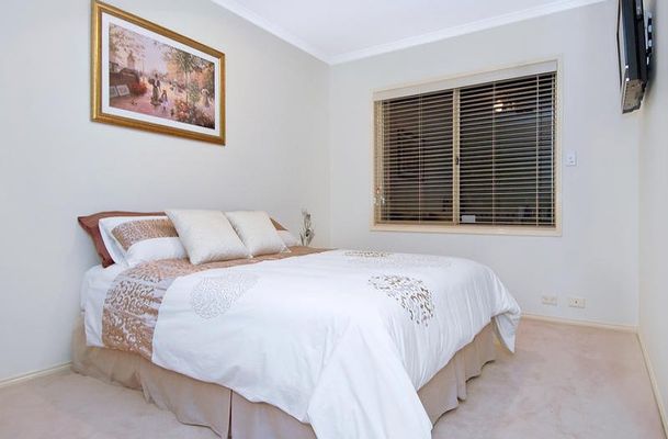 10 Skene Court, Greenvale