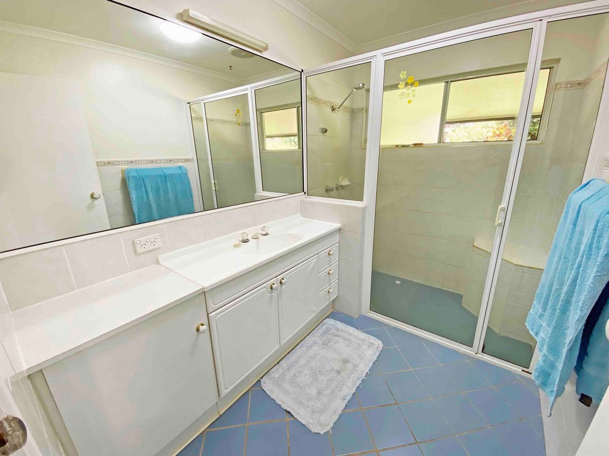 22 Panoramic Drive, Atherton