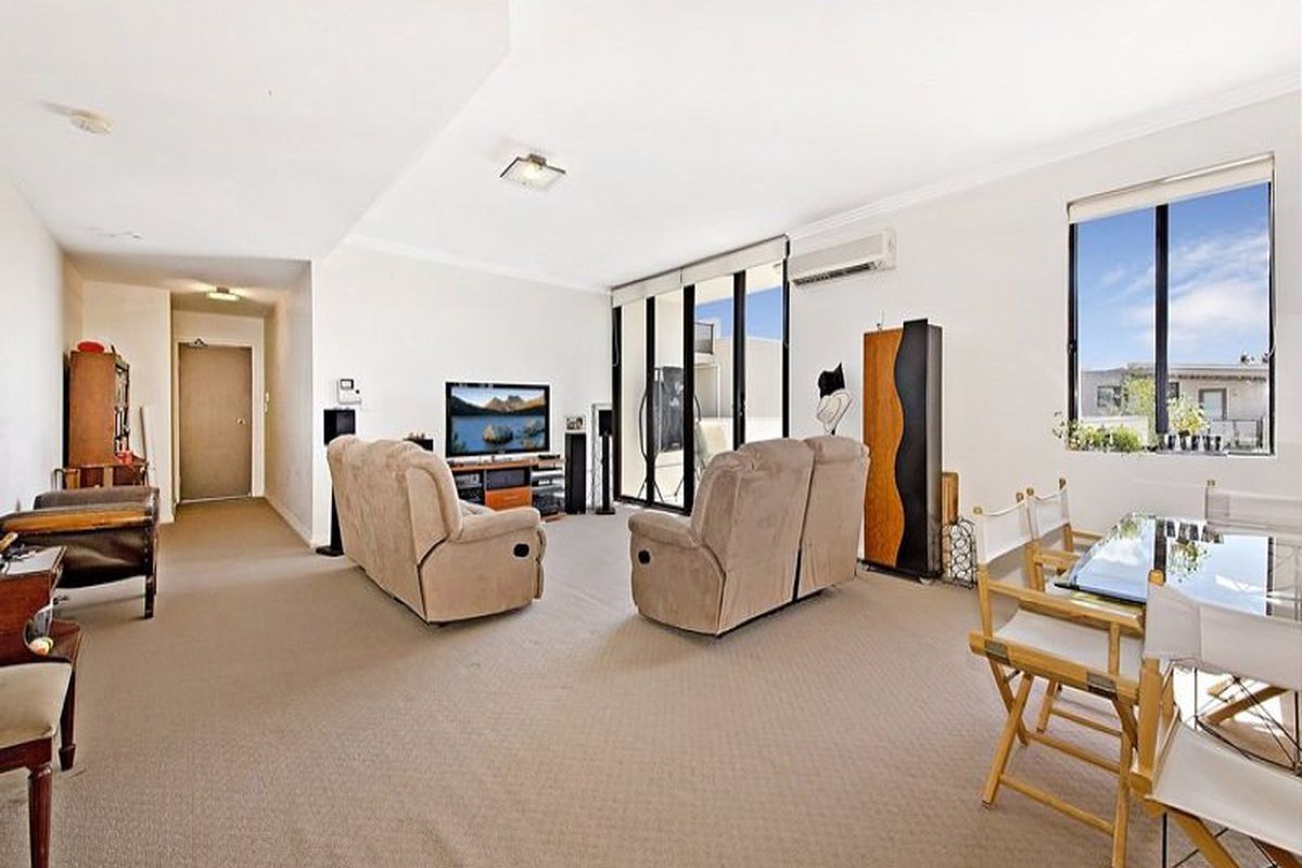 81 Bertram Street, Mortlake