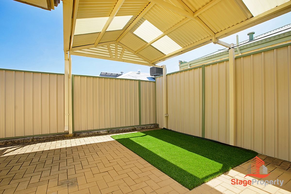 36B Lodesworth road, Westminster