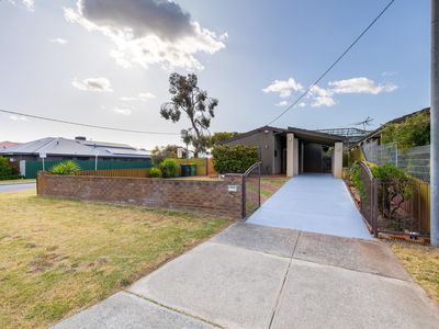132 Treasure Road, Queens Park