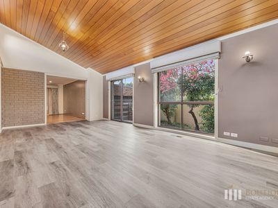 40 Murchison Crescent, Clayton South