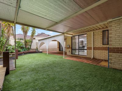 68 Pennlake Drive, Spearwood