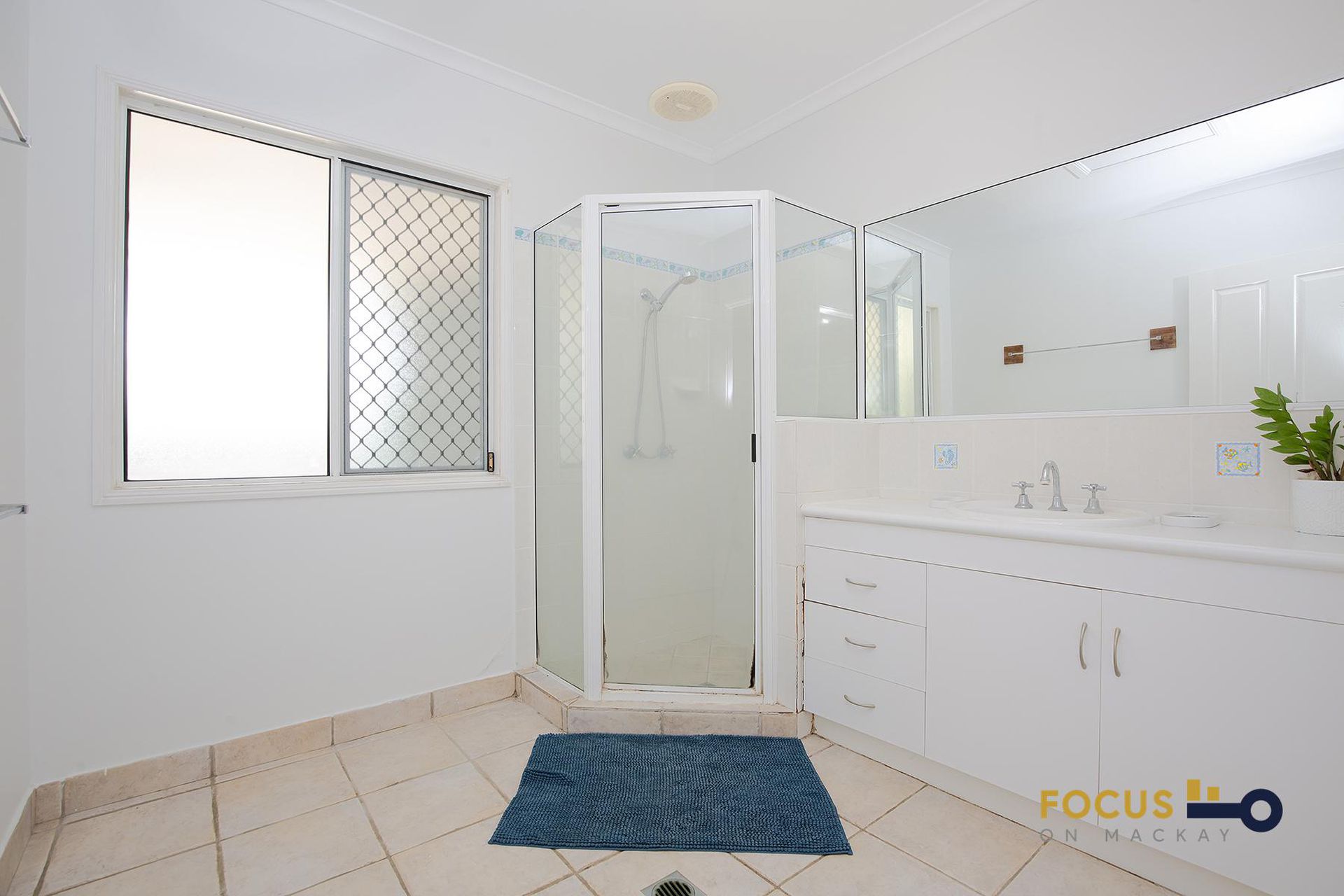 8 Adamson Street, Haliday Bay