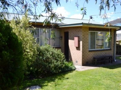 107 Lakeside Avenue , Mount Beauty