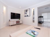 6 Hampton Close, Carindale