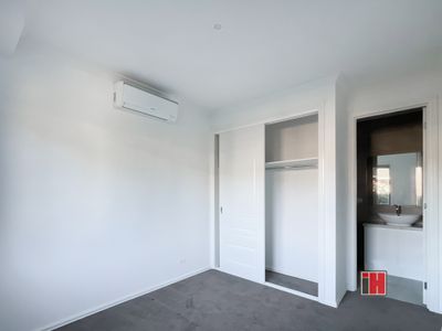 2 / 4 Fortune Street, Box Hill North