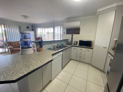 5B Kinross Court, Kawungan
