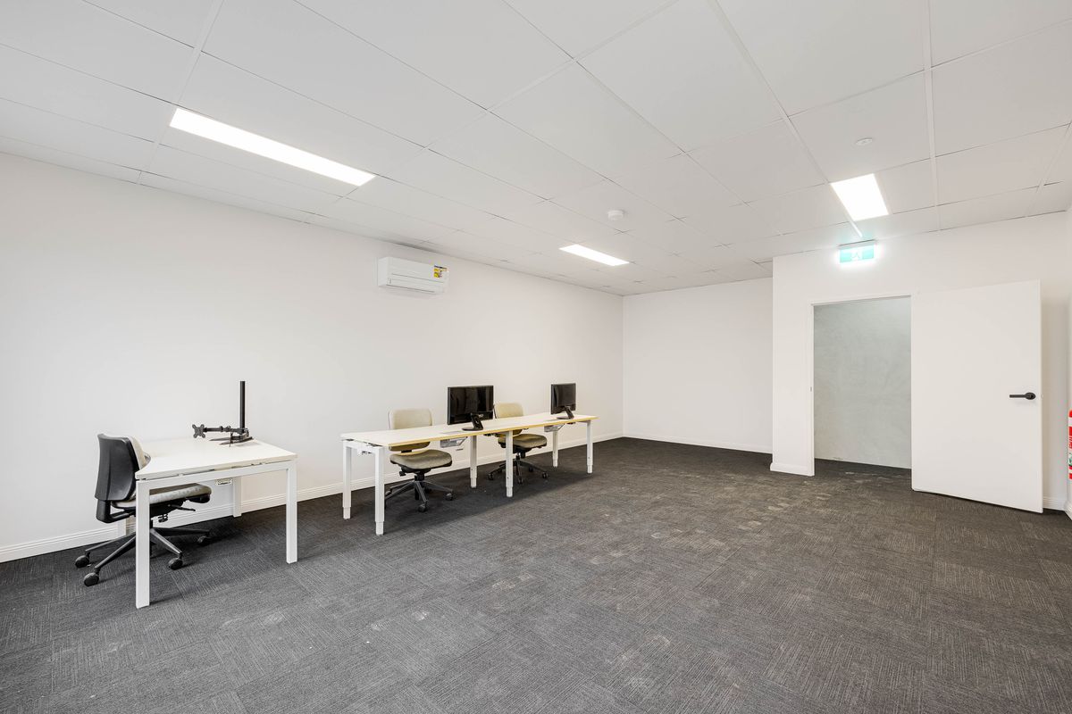 28 Moonah Circuit, Brooklyn