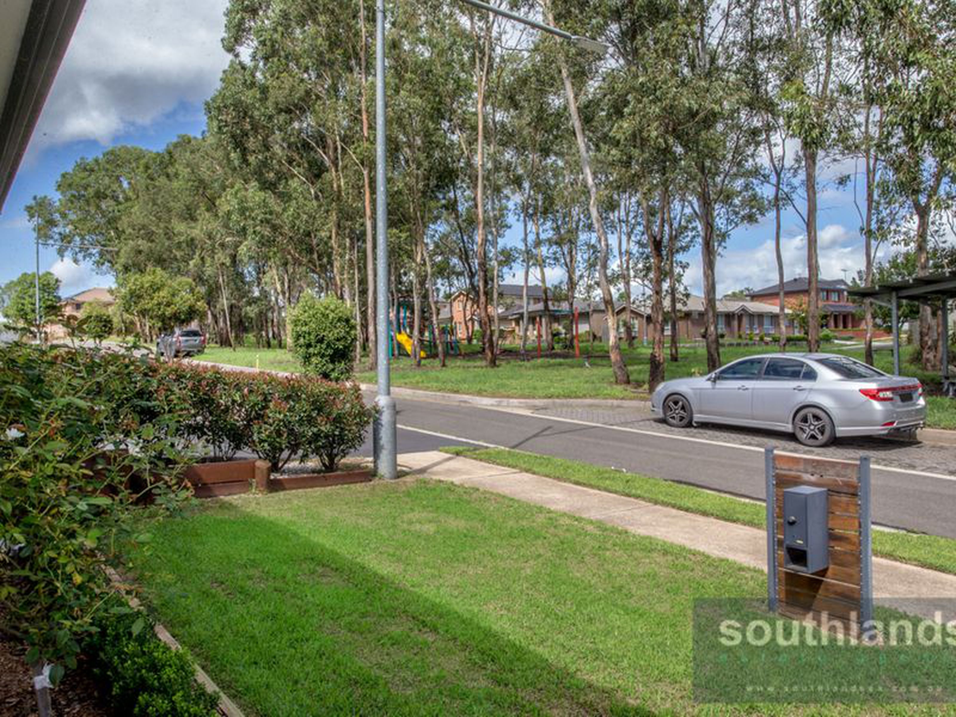 8 Coachwood Drive, CLAREMONT MEADOWS