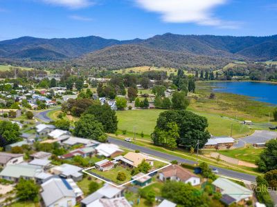 36 Lakeside Avenue, Mount Beauty