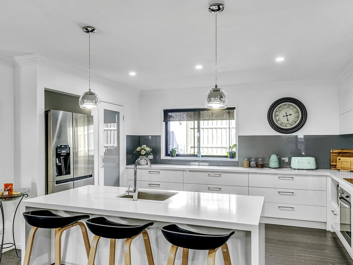 9 Snowy River Circuit, Forest Lake