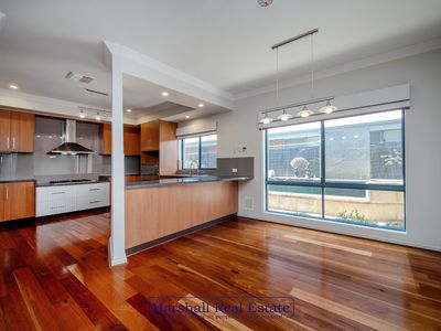 8 Newgain Cres, Carramar